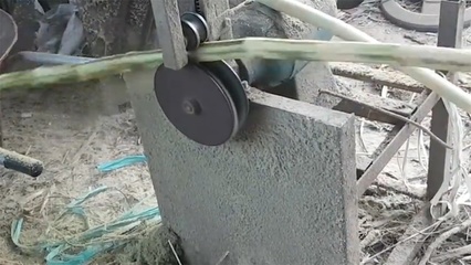 50歲阿姨巧手打造甘蔗剝皮神器 日剝2噸甘蔗，低成本砂輪制造僅5元